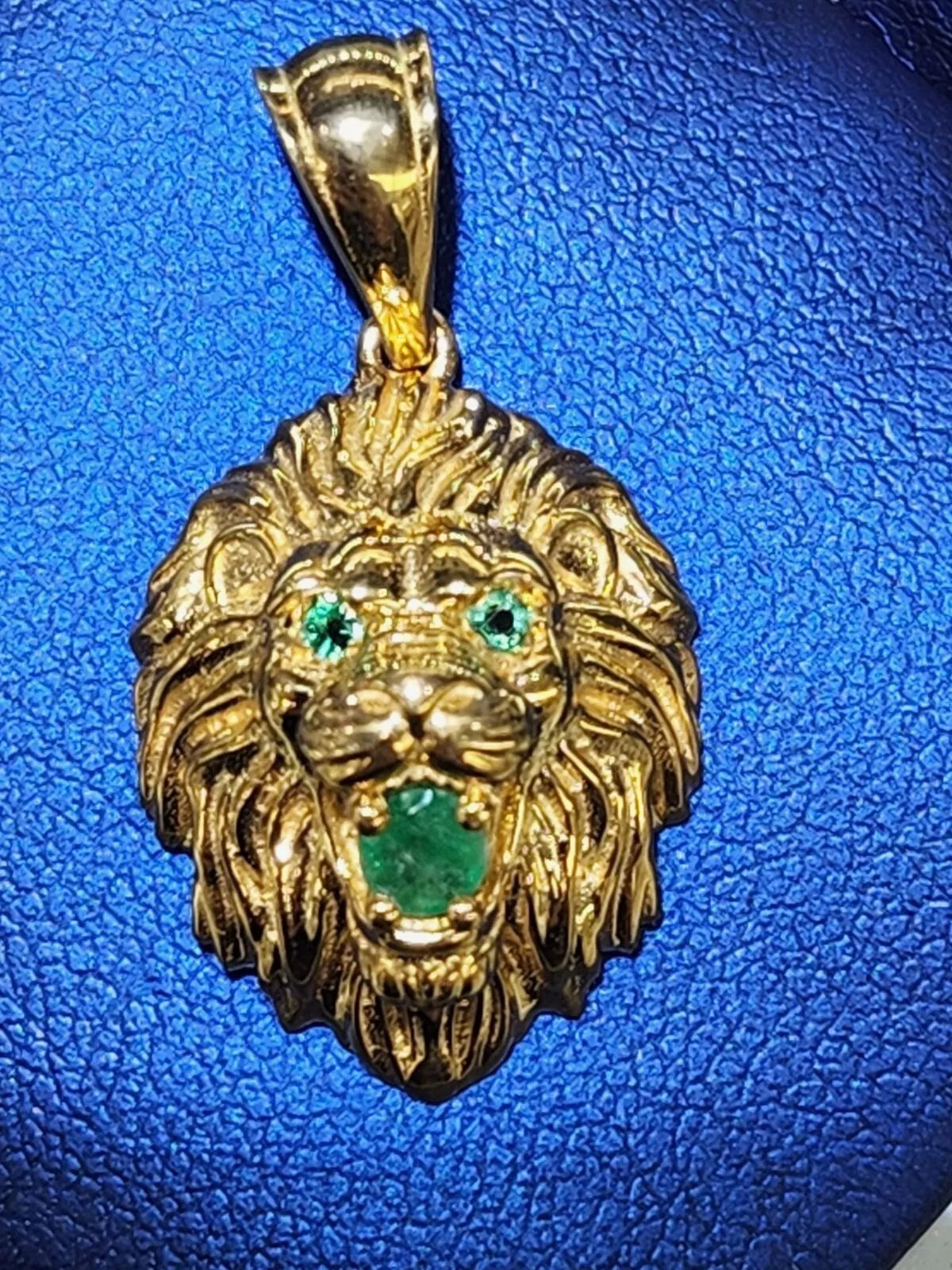14K Yellow Gold Emerald Lion Pendant 0.50 CT Approx 6 Grams Gold