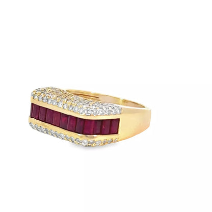 Elegant Ruby Ring with Diamonds Aprox 2ct Ruby 1.56ct Diamonds 7.7 Grams Gold